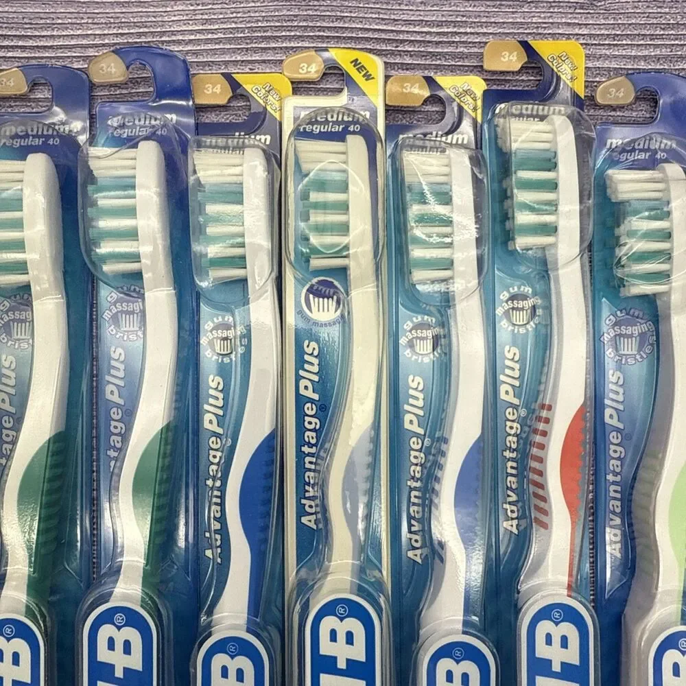 14 LOT 2002 Oral B Advantage Plus Toothbrush Regular 40 MEDIUM Control Grip NOS